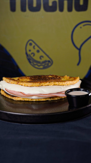 Cachapa de Jamón y Queso